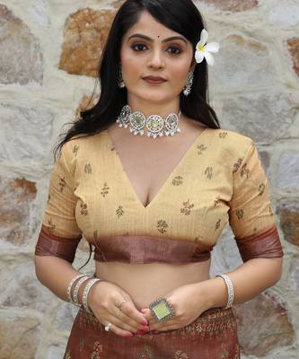 Brown cotton shimmer printed ethnic girlie saree 5
