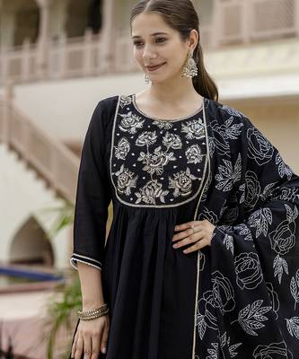 Women Beautiful Embroidery work Chinon with Flared Kurta Pant and Dupatta Set 5