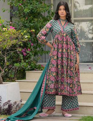 Moss green pure cotton sanganeri hand block kurta & palazzo set with sequin
work  comes with chiffon dupatta set of 3 1