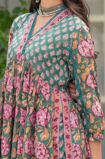 Moss green pure cotton sanganeri hand block kurta & palazzo set with sequin
work  comes with chiffon dupatta set of 3