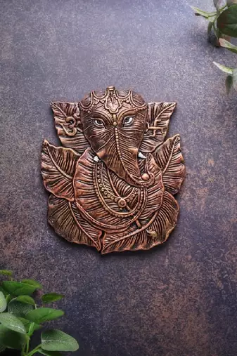 The handicraftian ganesh patta hanging plate