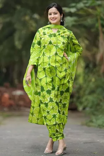 Green Cotton Straight Style Kurti Pant with Dupatta