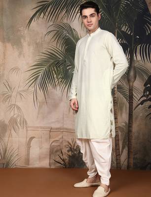 Off white cotton chikankari kurta pajama for mens 3