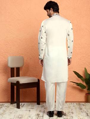 Cotton silk floral embroidered ombre grey mandarin collar kurta 3