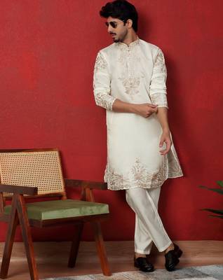 Cotton silk embroidered festive cream kurta 5