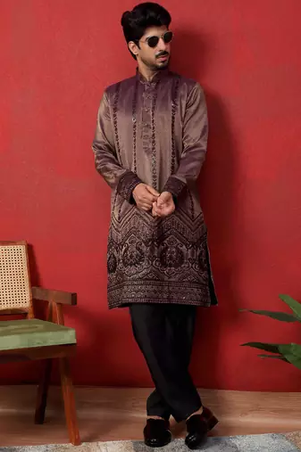 Embroidered and sequinced silk purple kurta