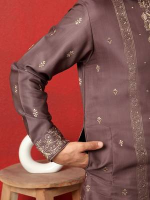Cotton silk floral and zari embroidered mauve kurta 4
