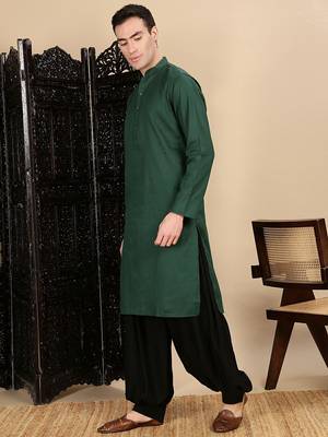 Deep green cotton textured kurta pajama for mens 2
