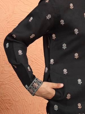 Black floral thread embroidered designer kurta 4