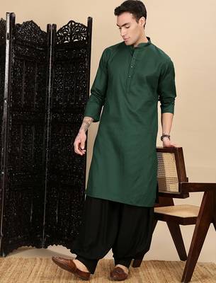 Deep green cotton textured kurta pajama for mens 3