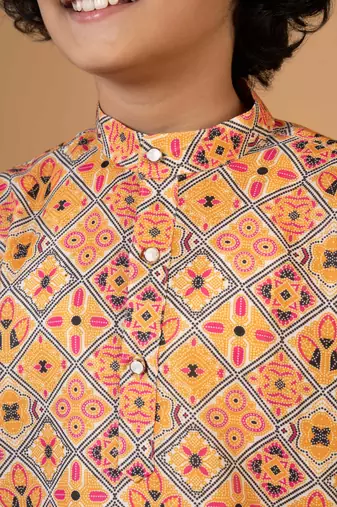 Boys mustard cotton blend diamond motifs printed kurta pyjama set