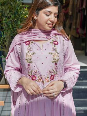 Light pink chanderi silk embroidered salwar suit 3