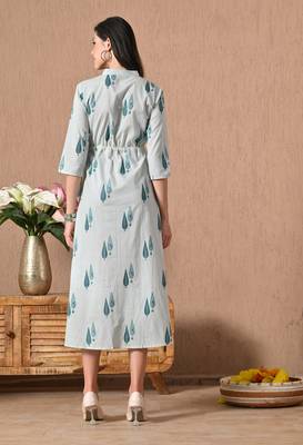 Blue printed cotton a-line kurta for women 2