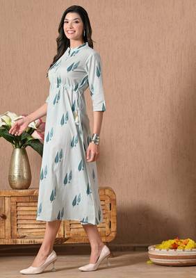 Blue printed cotton a-line kurta for women 3