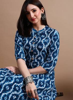 Blue printed cotton a-line kurta for women 2