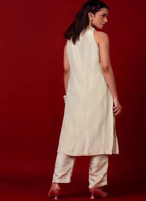 Ivory embroidered tissue kurta set 4