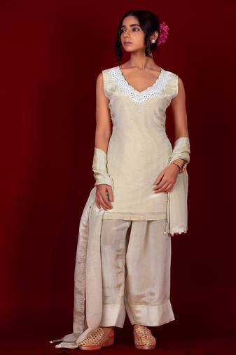 Ivory embroidered tissue kurta set