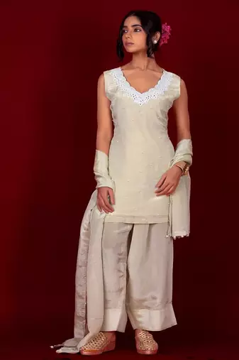 Ivory embroidered tissue kurta set