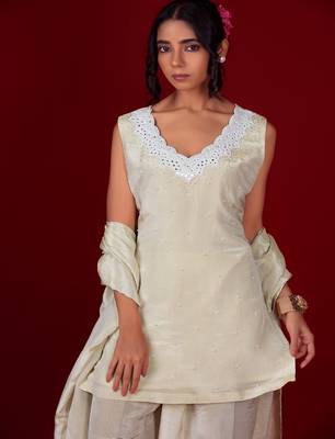 Ivory embroidered tissue kurta set 3