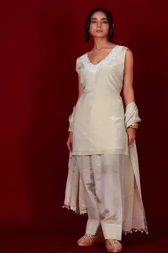 Ivory embroidered tissue kurta set