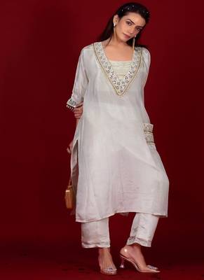 Ivory embroidered tissue kurta set 3