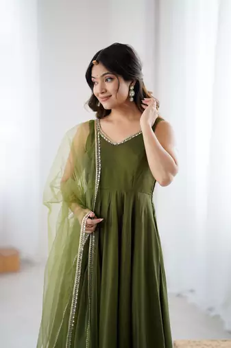 New Designer Anarkali Suit Fully Flair Gown Suit Set With Dupatta 