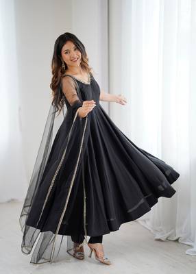 Black embroidered Gown Anarkali With Dupatta 2