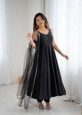 Black embroidered Gown Anarkali With Dupatta 5