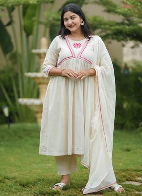 Off white lotus hand embroidered cotton kurta set 1