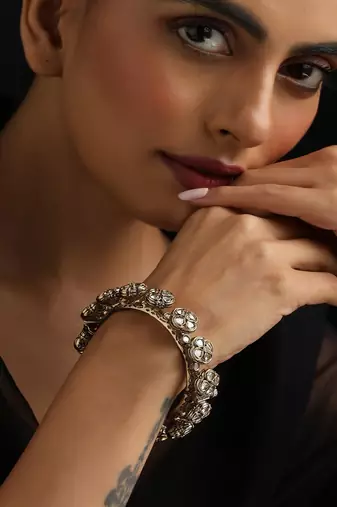 Gold plated Kundan bangle