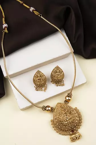 Gold plated goddess necklace set
