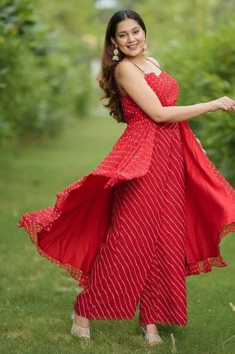 Red leheriya bandhani embroidered  kurta with pant