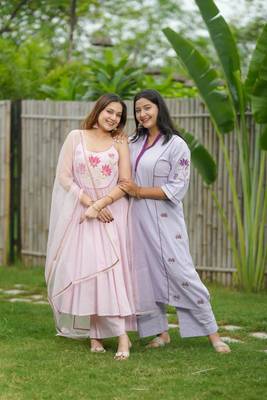 Purple lotus hand embroidered cotton kurta set 5