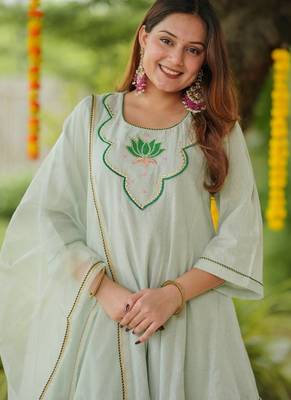 Green lotus sharara hand embroidered cotton suit set 4