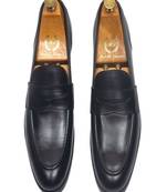 Black solid leather shoes