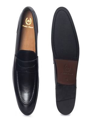 Black solid leather shoes 5