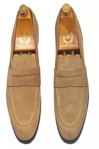 Beige solid leather shoes