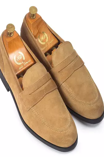 Beige solid leather shoes