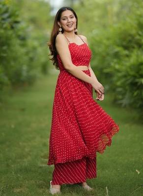 Red leheriya bandhani embroidered  kurta with pant 3