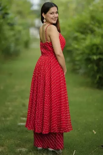 Red leheriya bandhani embroidered  kurta with pant