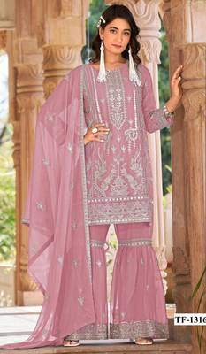 Pink naylon organza suit with embroidered mirror  1
