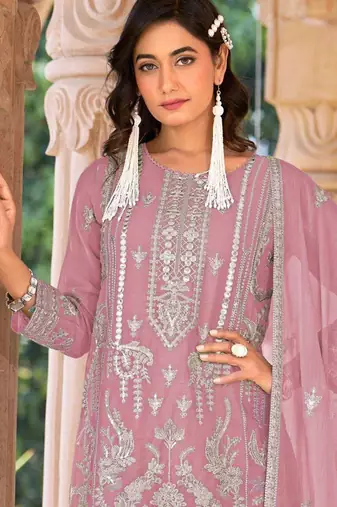 Pink naylon organza suit with embroidered mirror 