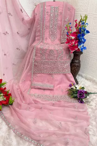 Pink naylon organza suit with embroidered mirror 