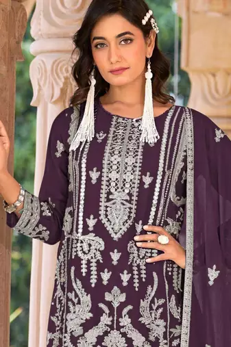 Purple naylon organza suit with embroidered mirror 
