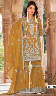 Gold naylon organza suit with embroidered mirror  1
