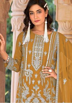 Gold naylon organza suit with embroidered mirror  2
