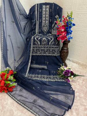 Navy blue naylon organza suit with embroidered mirror  3
