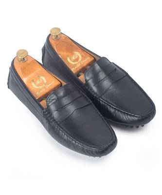 Black solid leather loafers 1