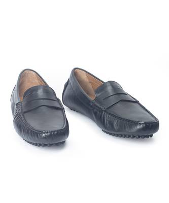 Black solid leather loafers 3