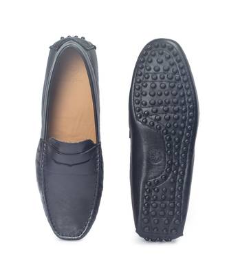 Black solid leather loafers 4